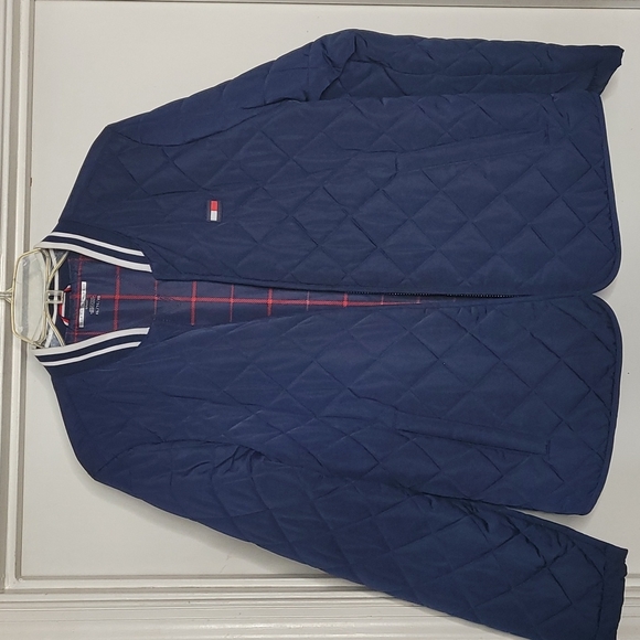 Tommy Hilfiger puffer jacket - Picture 1 of 5